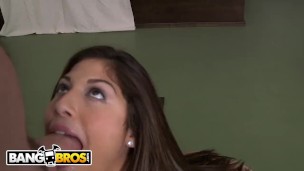 BANGBROS – Teen Amateur Kravanna Star Wants The D!