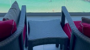 Me follo a recién casada que conocí en las vacaciones – Su esposo está en el gym